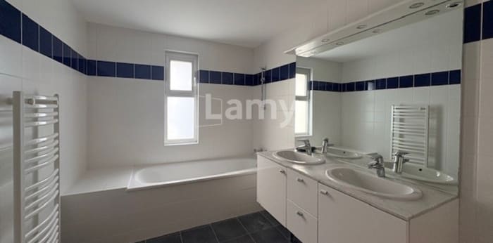 Image 12 sur 13 - Appartement  ·  Location · Besancon (25000) · 5 pièces · 141m²