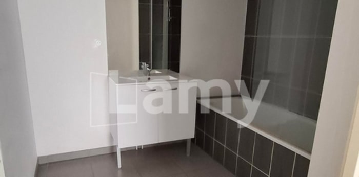 Image 8 sur 11 - Appartement  ·  Location · Tourcoing (59200) · 4 pièces · 82m²