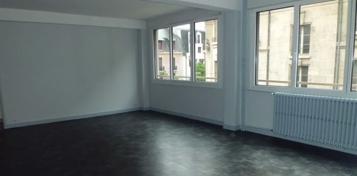 Image 2 sur 10 - Appartement  ·  Location · Dijon (21000) · 5 pièces · 121m²