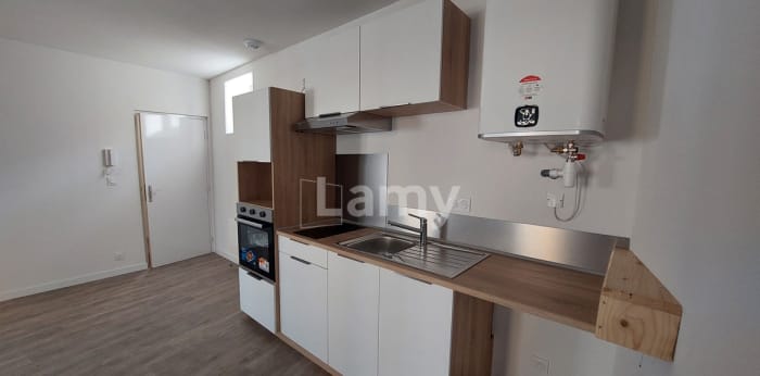 Image 2 sur 7 - Appartement  ·  Location · Brassac Les Mines (63570) · 2 pièces · 48m²