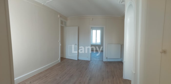 Image 8 sur 13 - Appartement  ·  Location · Nancy (54000) · 5 pièces · 86m²