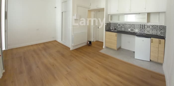 Image 2 sur 8 - Appartement  ·  Location · Marseille (13001) · 1 pièce · 22m²