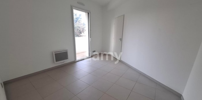 Image 8 sur 17 - Appartement  ·  Location · Marseille (13008) · 2 pièces · 37m²