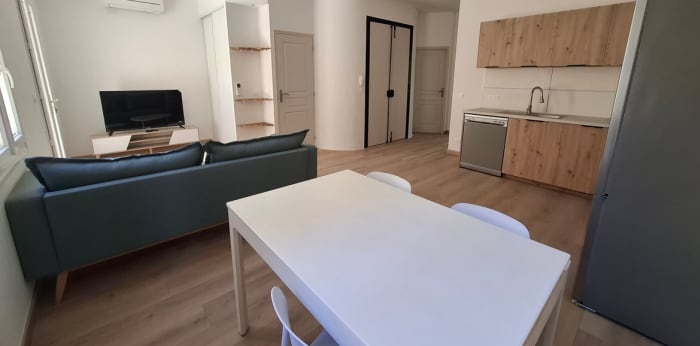 Image 4 sur 12 - Appartement  ·  Location · Marseille (13006) · 3 pièces · 56m²