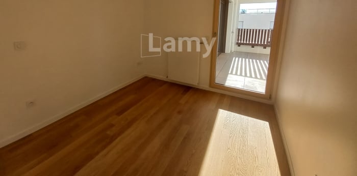 Image 4 sur 5 - Appartement  ·  Location · Chambery (73000) · 3 pièces · 82m²