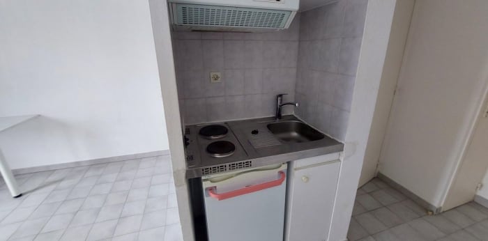 Image 8 sur 9 - Appartement  ·  Location · Grenoble (38100) · 1 pièce · 16m²