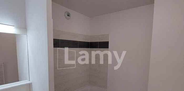 Image 8 sur 8 - Appartement  ·  Location · Bordeaux (33800) · 3 pièces · 65m²