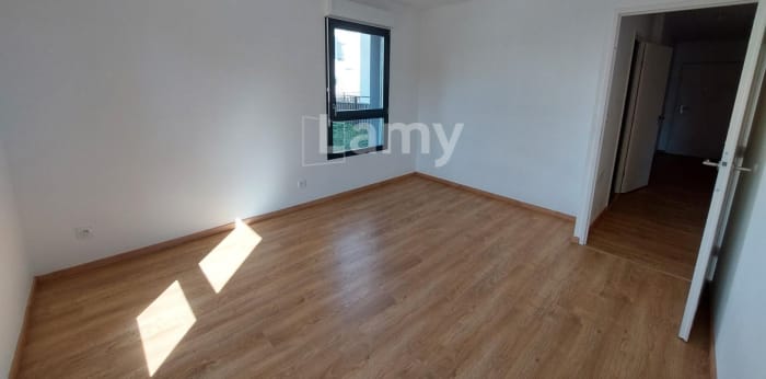 Image 8 sur 10 - Appartement  ·  Location · Reims (51100) · 3 pièces · 67m²