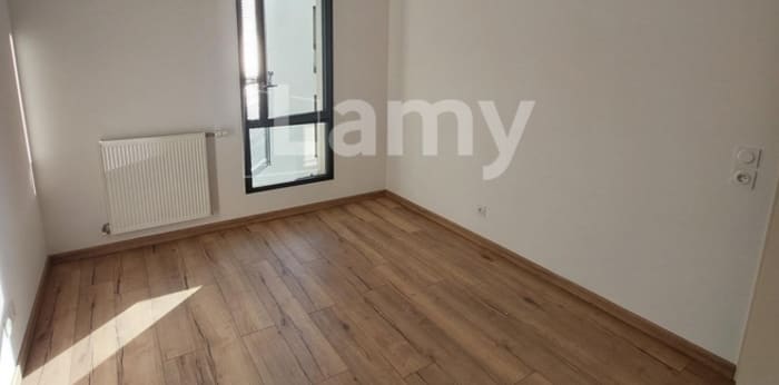 Image 6 sur 7 - Appartement  ·  Location · Bordeaux (33300) · 4 pièces · 77m²