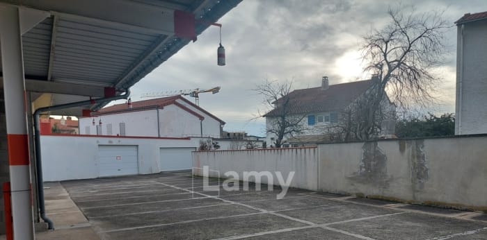 Image 2 sur 3 - Parking/box  ·  Location · Issoire (63500) · 25m²
