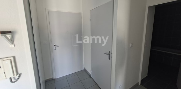 Image 4 sur 7 - Appartement  ·  Location · Clermont Ferrand (63100) · 2 pièces · 41m²