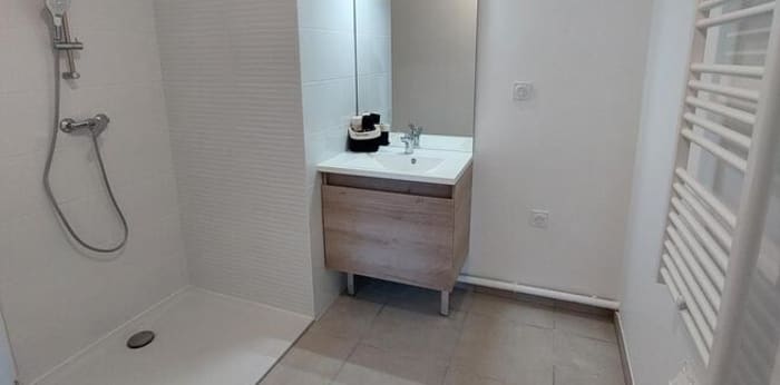 Image 10 sur 12 - Appartement  ·  Location · Nimes (30900) · 2 pièces · 44m²