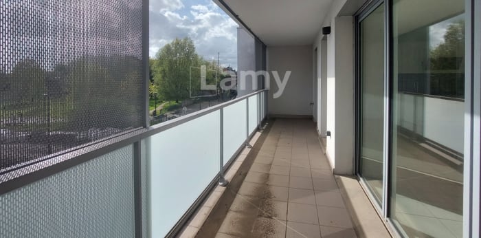 Image 4 sur 10 - Appartement  ·  Location · Roubaix (59100) · 4 pièces · 101m²
