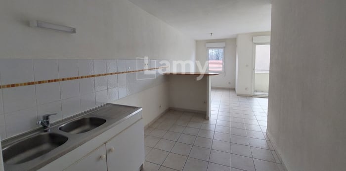 Image 2 sur 13 - Appartement  ·  Location · Nimes (30900) · 2 pièces · 47m²