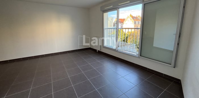 Image 2 sur 12 - Appartement  ·  Location · Dijon (21000) · 1 pièce · 34m²