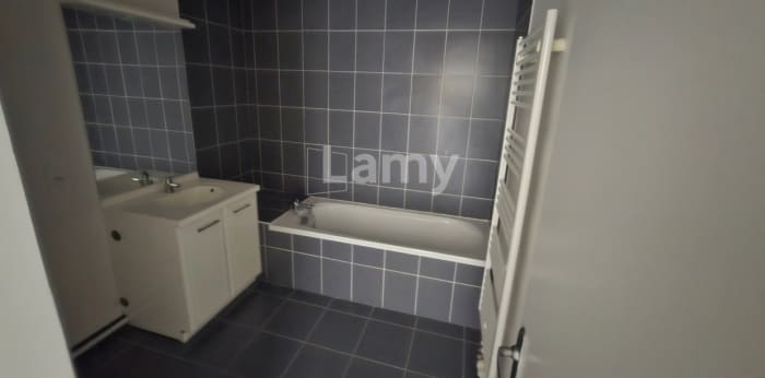 Image 6 sur 7 - Appartement  ·  Location · Clermont Ferrand (63100) · 2 pièces · 41m²