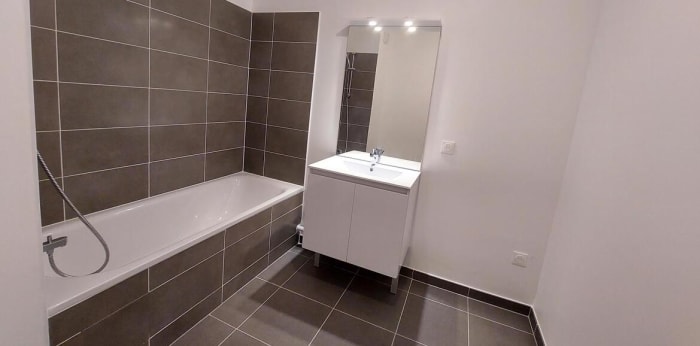 Image 5 sur 5 - Appartement  ·  Location · Le Blanc Mesnil (93150) · 3 pièces · 65m²