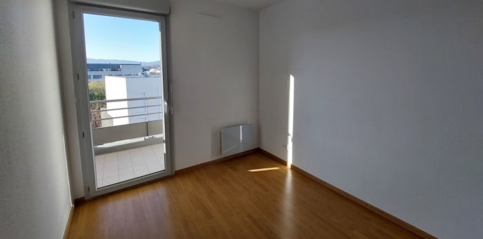 Image 8 sur 12 - Appartement  ·  Location · Villefranche Sur Saone (69400) · 2 pièces · 42m²