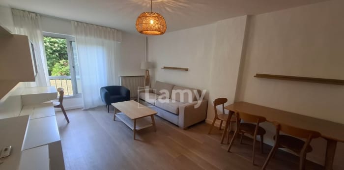 Image 1 sur 6 - Appartement  ·  Location · Bourg La Reine (92340) · 1 pièce · 37m²
