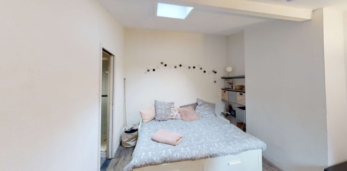 Image 2 sur 4 - Appartement  ·  Location · Bordeaux (33000) · 1 pièce · 19m²