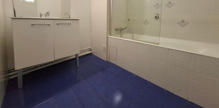 Image 13 sur 15 - Appartement  ·  Location · Marseille (13008) · 4 pièces · 93m²