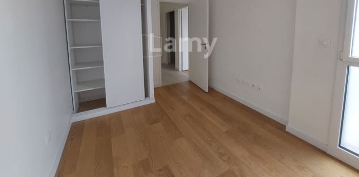 Image 8 sur 10 - Appartement  ·  Location · Roubaix (59100) · 4 pièces · 101m²