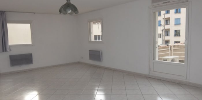 Image 8 sur 9 - Appartement  ·  Location · Aix En Provence (13100) · 3 pièces · 71m²