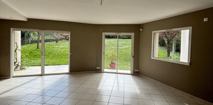 Image 3 sur 16 - Maison/villa  ·  Location · Voiron (38500) · 6 pièces · 177m²