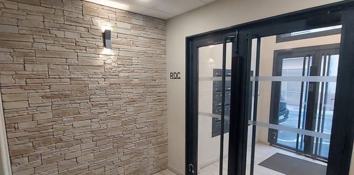 Image 1 sur 21 - Appartement  ·  Location · Nimes (30900) · 1 pièce · 27m²