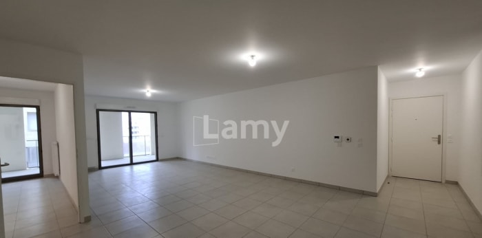 Image 1 sur 9 - Appartement  ·  Location · Bordeaux (33800) · 5 pièces · 123m²