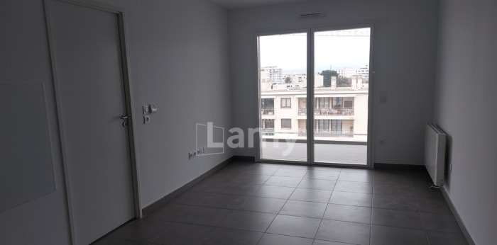 Image 4 sur 10 - Appartement  ·  Location · Marseille (13008) · 2 pièces · 39m²