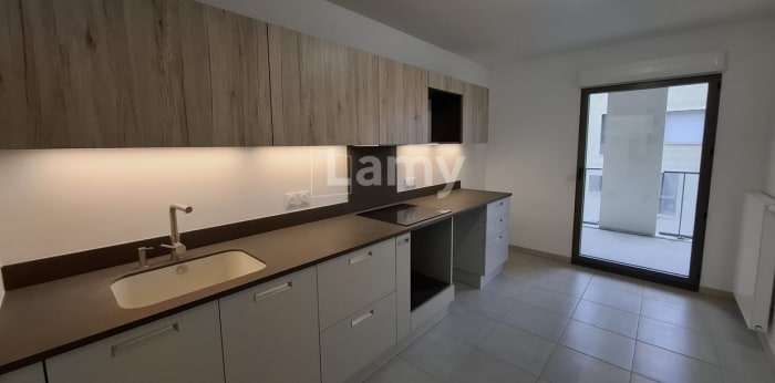 Image 4 sur 9 - Appartement  ·  Location · Bordeaux (33800) · 5 pièces · 123m²