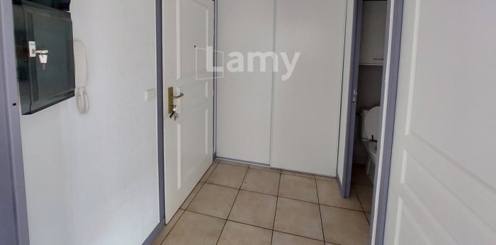 Image 14 sur 16 - Appartement  ·  Location · Nimes (30900) · 2 pièces · 46m²