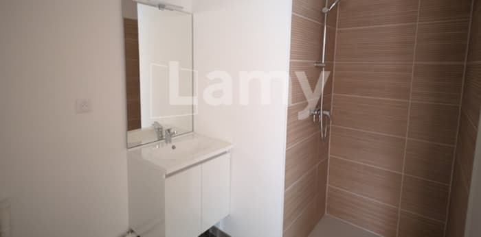 Image 8 sur 9 - Appartement  ·  Location · Armentieres (59280) · 3 pièces · 75m²