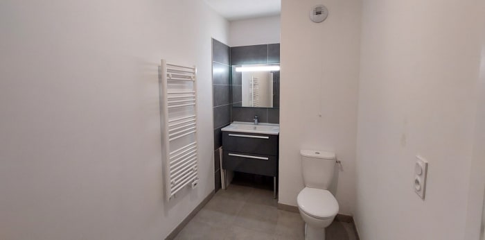 Image 12 sur 15 - Appartement  ·  Location · Nimes (30000) · 1 pièce · 28m²