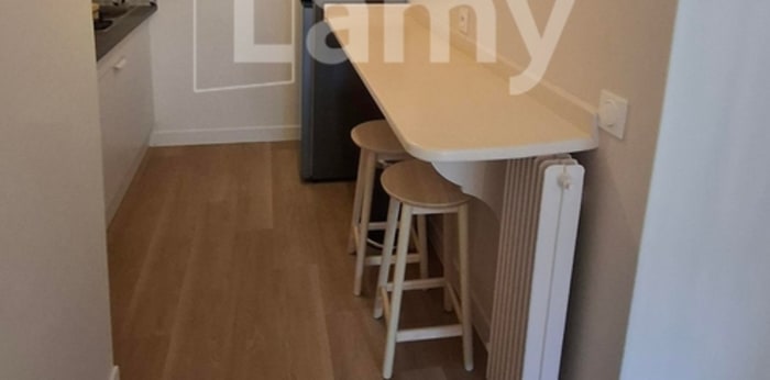 Image 3 sur 6 - Appartement  ·  Location · Bourg La Reine (92340) · 1 pièce · 37m²