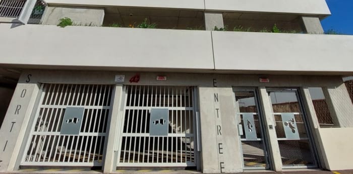 Image 1 sur 7 - Parking/box  ·  Location · Grenoble (38100)