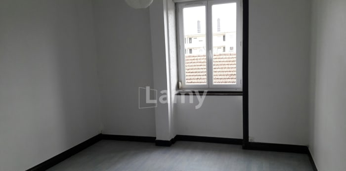 Image 1 sur 5 - Appartement  ·  Location · Reims (51100) · 2 pièces · 46m²