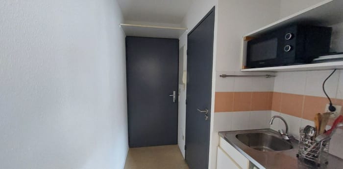 Image 7 sur 20 - Appartement  ·  Location · Nimes (30000) · 1 pièce · 18m²