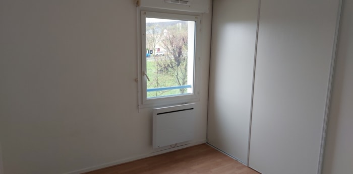 Image 6 sur 7 - Appartement  ·  Location · Chanteloup Les Vignes (78570) · 2 pièces · 48m²