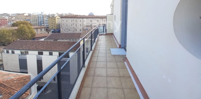 Image 1 sur 7 - Appartement  ·  Location · Marseille (13002) · 1 pièce · 39m²