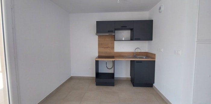 Image 8 sur 30 - Appartement  ·  Location · Nimes (30900) · 3 pièces · 72m²