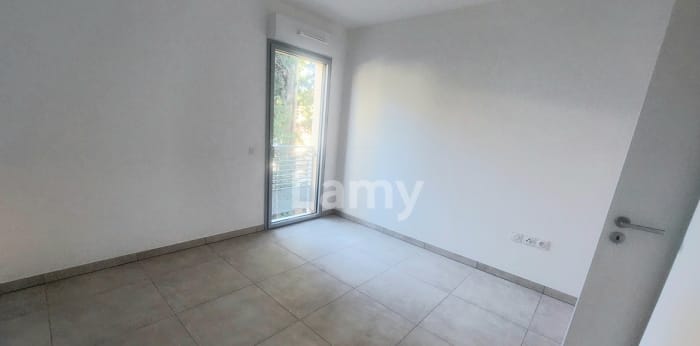 Image 6 sur 9 - Appartement  ·  Location · Aix En Provence (13090) · 3 pièces · 78m²