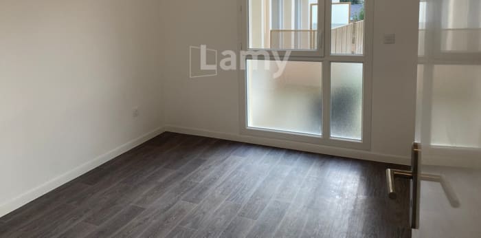 Image 4 sur 8 - Appartement  ·  Location · Villers Cotterets (02600) · 2 pièces · 44m²