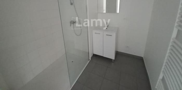 Image 6 sur 10 - Appartement  ·  Location · Clermont Ferrand (63000) · 4 pièces · 78m²