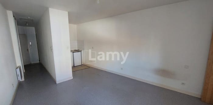 Image 2 sur 8 - Appartement  ·  Location · Issoire (63500) · 1 pièce · 28m²