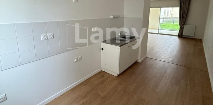 Image 4 sur 8 - Appartement  ·  Location · Bordeaux (33800) · 3 pièces · 76m²