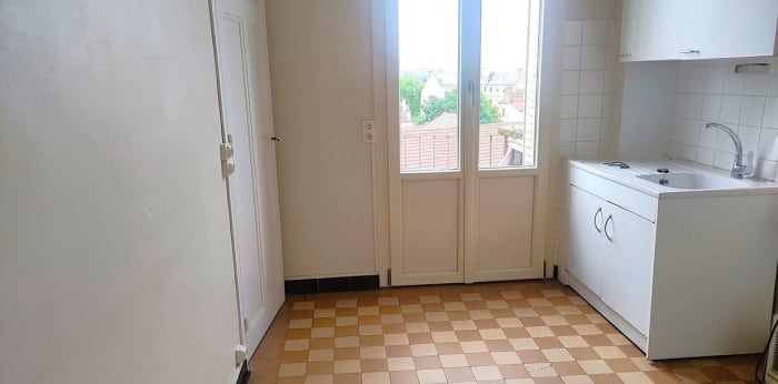 Image 7 sur 9 - Appartement  ·  Location · Chalon Sur Saone (71100) · 4 pièces · 98m²