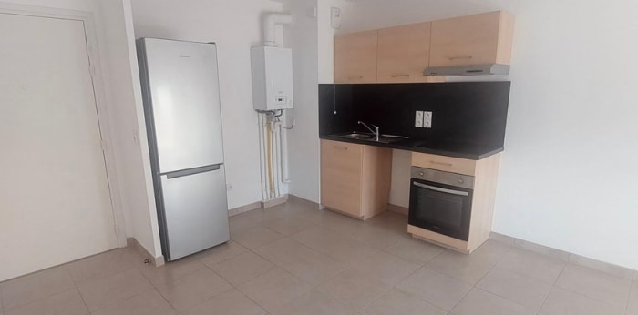 Image 1 sur 10 - Appartement  ·  Location · Trets (13530) · 2 pièces · 42m²