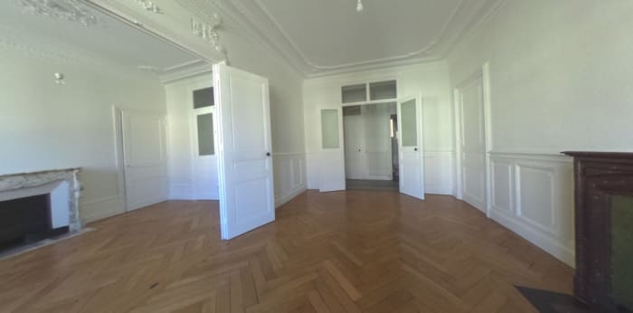 Image 1 sur 9 - Appartement  ·  Location · Grenoble (38000) · 5 pièces · 105m²